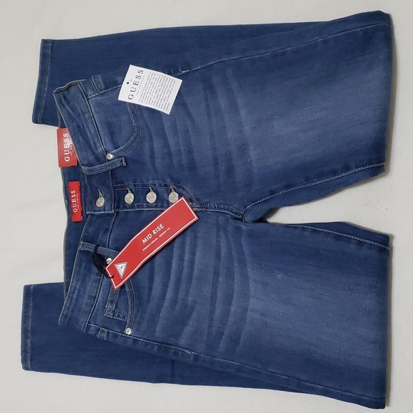 Guess Mid Rise Jeans NWT👖 - Picture 3 of 3